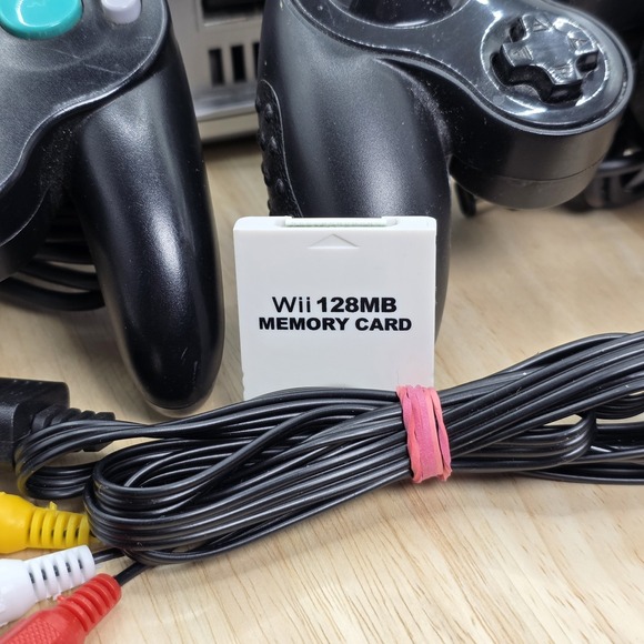 Nintendo GameCube Platinum Console DOL-101 Complete W/ 2 controllers/Mem Card - Picture 10 of 13